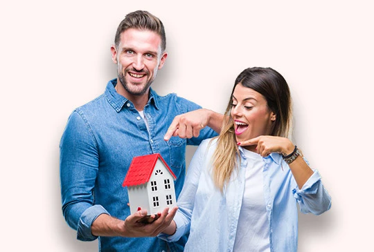 Par pekar på husmodell